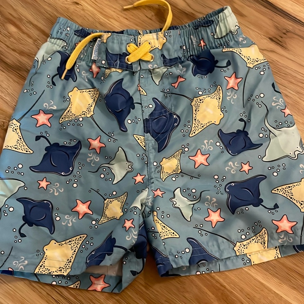 Rugged butts swim trunks like new